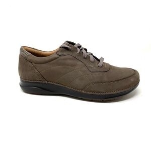 Clarks Women's Appley Tie Taupe Nubuck comfort shoes